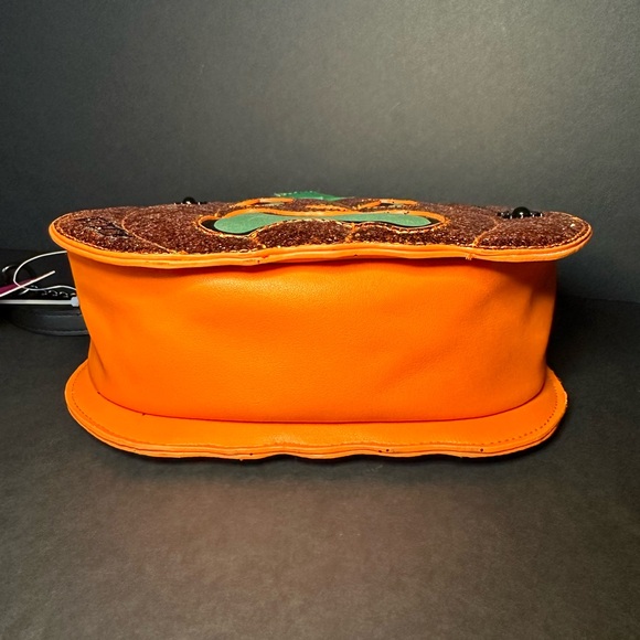 Betsey Johnson glow in the dark XOPump bag 🎃 - Picture 6 of 10